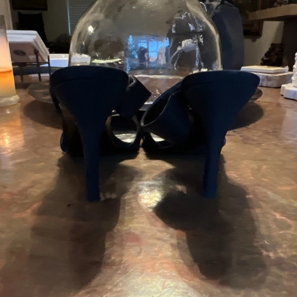 Brand New Stuart Weitzman Wildlife Peau Heels size 8B - Picture 3 of 5